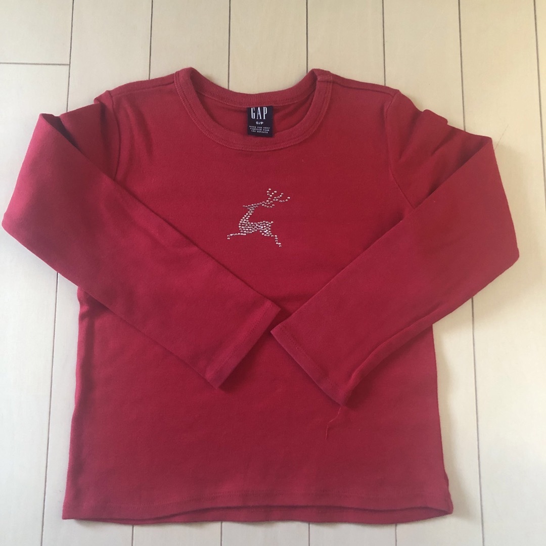 GAP(ギャップ)のGAP クリスマスシャツ キッズ/ベビー/マタニティのキッズ服女の子用(90cm~)(Tシャツ/カットソー)の商品写真