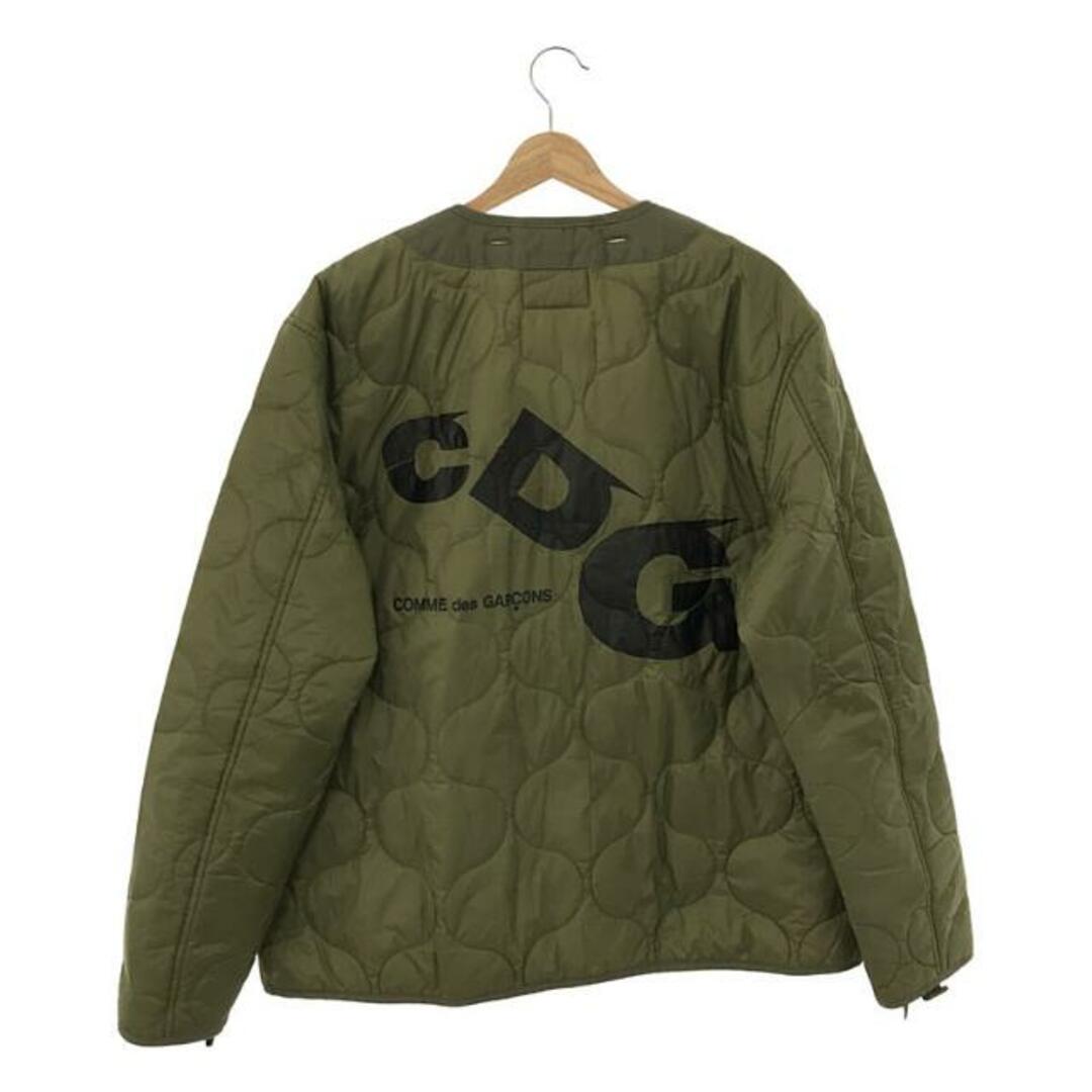 COMME des GARCONS(コムデギャルソン)のCOMME des GARCONS / コムデギャルソン | AD2023 | CDG × ALPHA INDUSTRIES バックロゴプリント キルティング ライナージャケット | L | カーキ | メンズ メンズのジャケット/アウター(その他)の商品写真