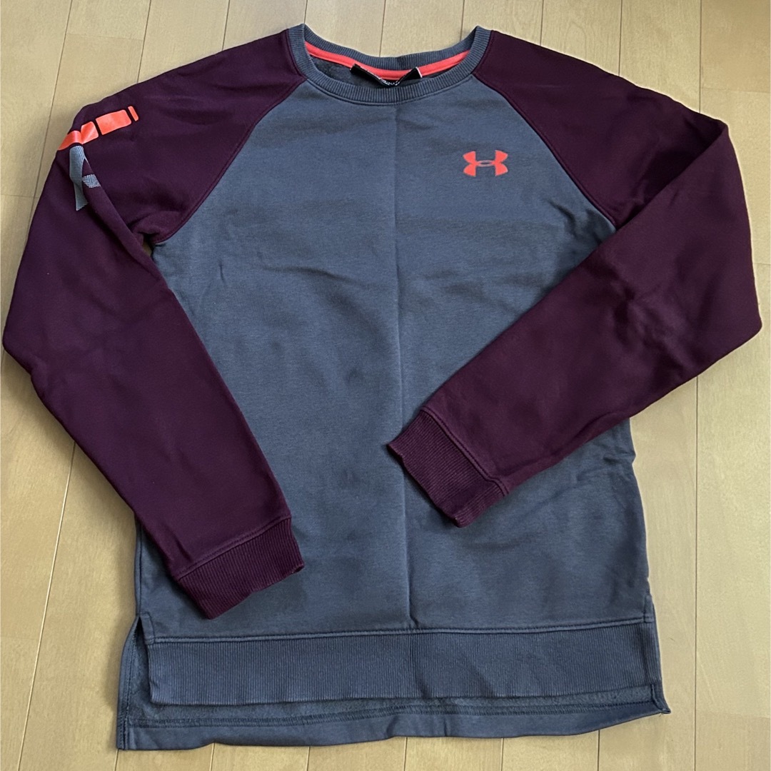 UNDER ARMOUR(アンダーアーマー)のアンダーアーマー  トレーナー  160 キッズ/ベビー/マタニティのキッズ服男の子用(90cm~)(Tシャツ/カットソー)の商品写真