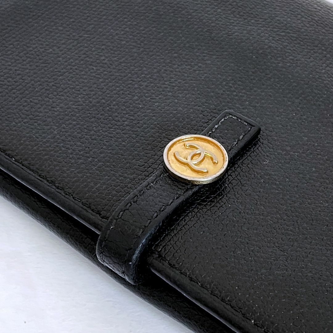 CHANEL(シャネル)のCHANEL シャネル ココボタン 長財布 ダブルホック お札入 ブラック 本革 レディースのファッション小物(財布)の商品写真