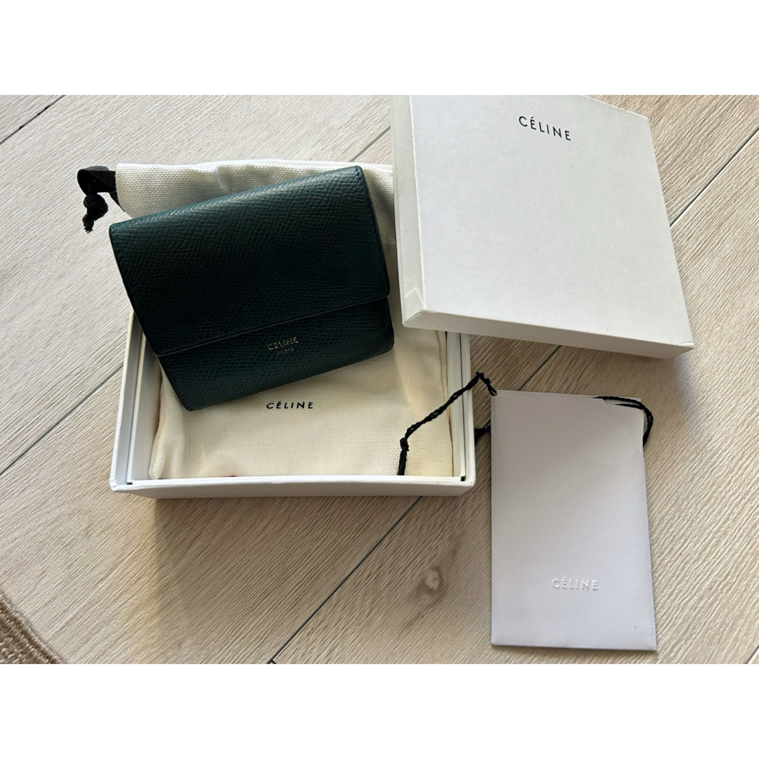 celine(セリーヌ)のCELINEセリーヌ　スモール トリフォールドウォレット　ダークグリーン レディースのファッション小物(財布)の商品写真