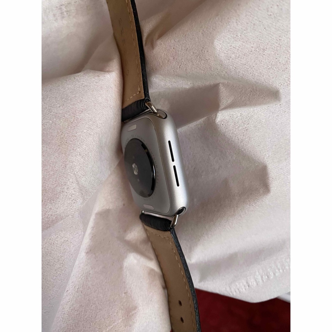 Apple Watch(アップルウォッチ)のアップルウォッチSE 第二世代　シルバー メンズの時計(腕時計(デジタル))の商品写真