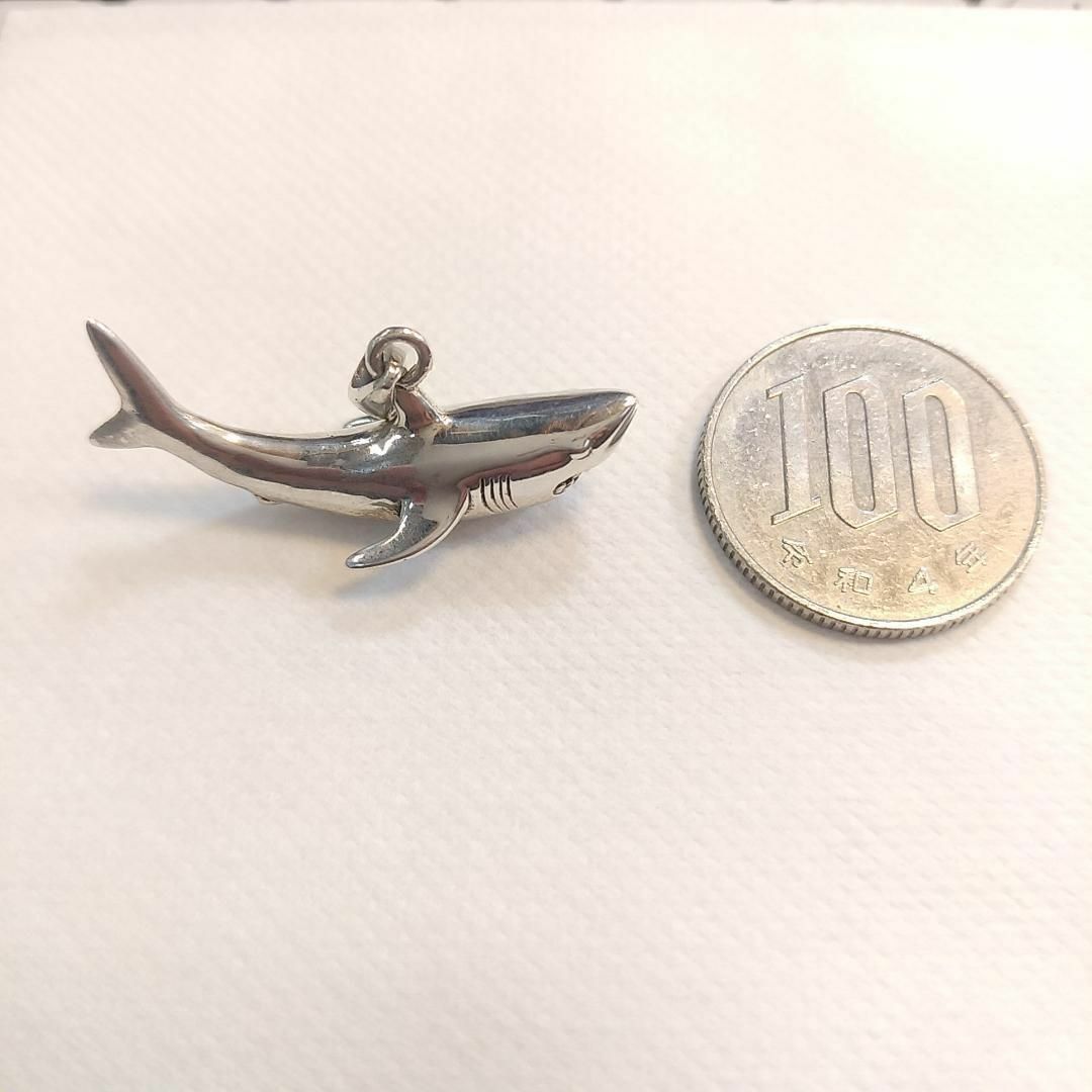 PS: Shark fine sterling Silver Pendantの通販 by カタカムナ's shop ...