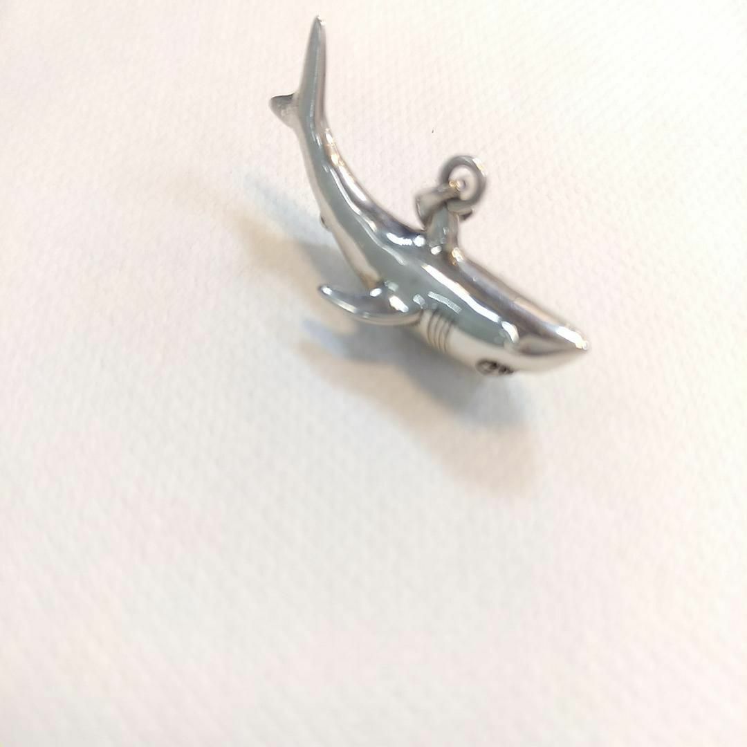 PS: Shark fine sterling Silver Pendantの通販 by カタカムナ's shop ...