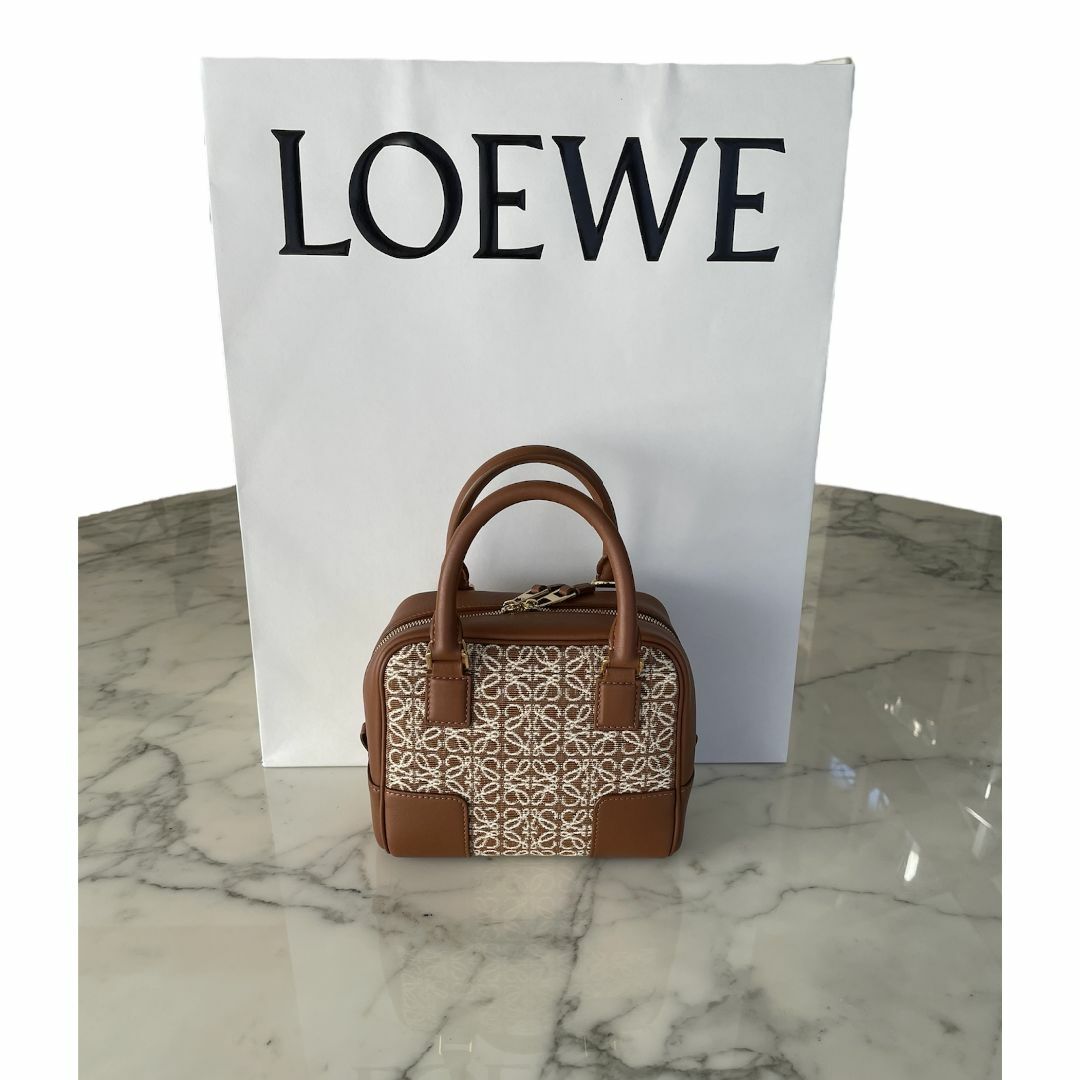 【LOEWE】AMAZONA 16 ANAGRAM スクエア バッグタン素材