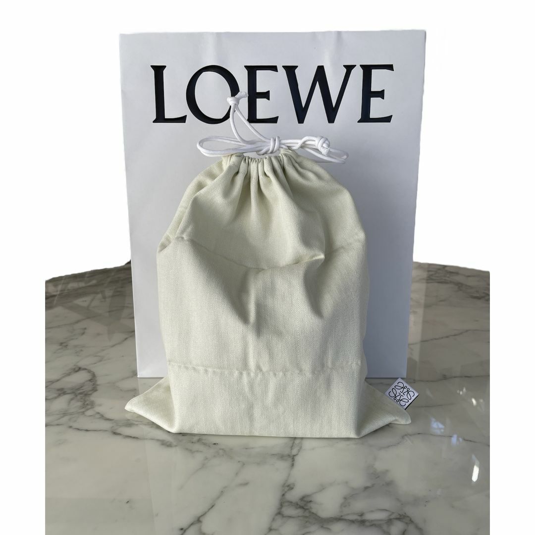 LOEWE(ロエベ)の【LOEWE】AMAZONA 16 ANAGRAM スクエア バッグ レディースのバッグ(ハンドバッグ)の商品写真