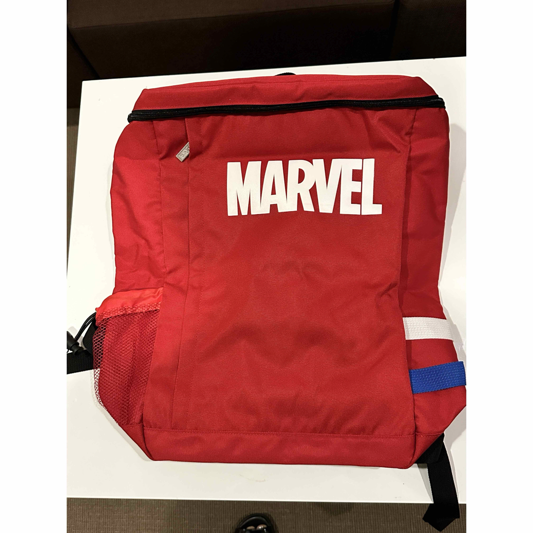 MARVEL(マーベル)の【匿名迅速発送】MARVELロゴ　ナイロンリュック　未使用 メンズのバッグ(バッグパック/リュック)の商品写真