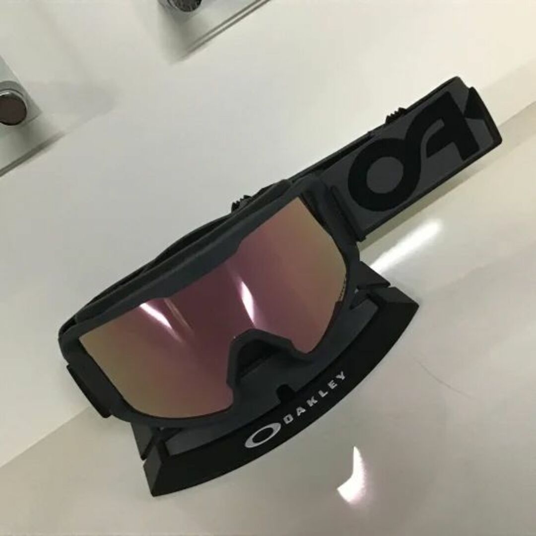 Oakley(オークリー)のOAKLEY LINE MINER LアイアンFP限定 プリズムレンズ ケース付 スポーツ/アウトドアのスノーボード(アクセサリー)の商品写真