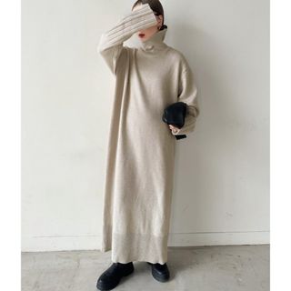 セレクトモカ(SELECT MOCA)の新品　ニットワンピース　タートルネック　ニット　ロングワンピース　無地　きれいめ(ロングワンピース/マキシワンピース)