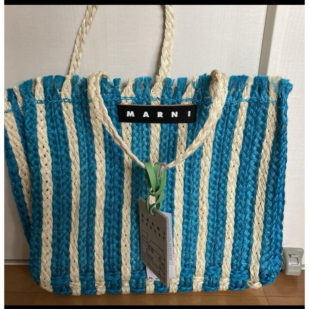 Marni(マルニ)のMARNIのブルーストライプカゴバッグ レディースのバッグ(かごバッグ/ストローバッグ)の商品写真