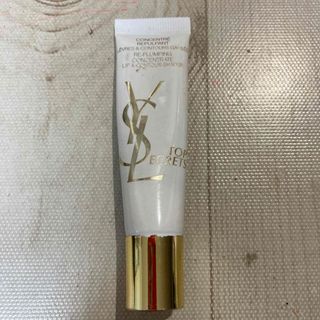 Yves Saint Laurent Beaute(リップライナー)のフリマアイテム一覧 Yves Saint Laurent Beaute(リップライナー)のフリマアイテム一覧