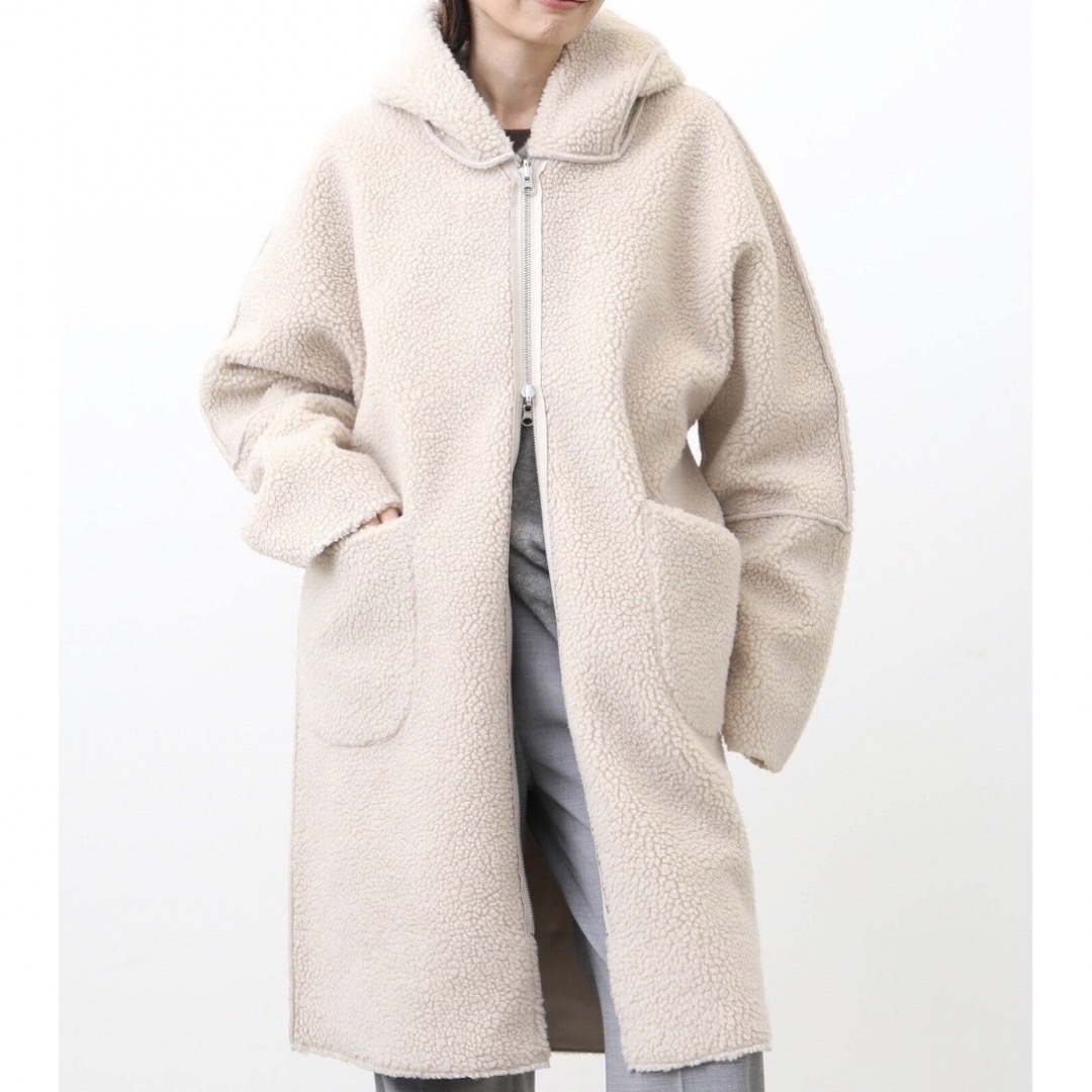 L'Appartement DEUXIEME CLASSE(アパルトモンドゥーズィエムクラス)のLou Andrea ルーアンドレアMouton Fake Hood Coat レディースのジャケット/アウター(ムートンコート)の商品写真