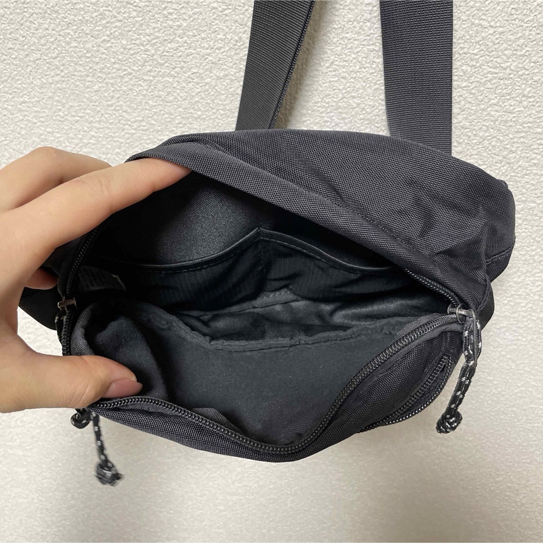 【IAMWHATIAM】IMIM Box Logo Crossbody Bag メンズのバッグ(ボディーバッグ)の商品写真