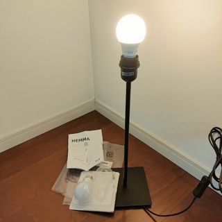 イケア(IKEA)の【IKEA】テーブルランプ『HEMMA』とLED電球『LEDARE』セット(テーブルスタンド)