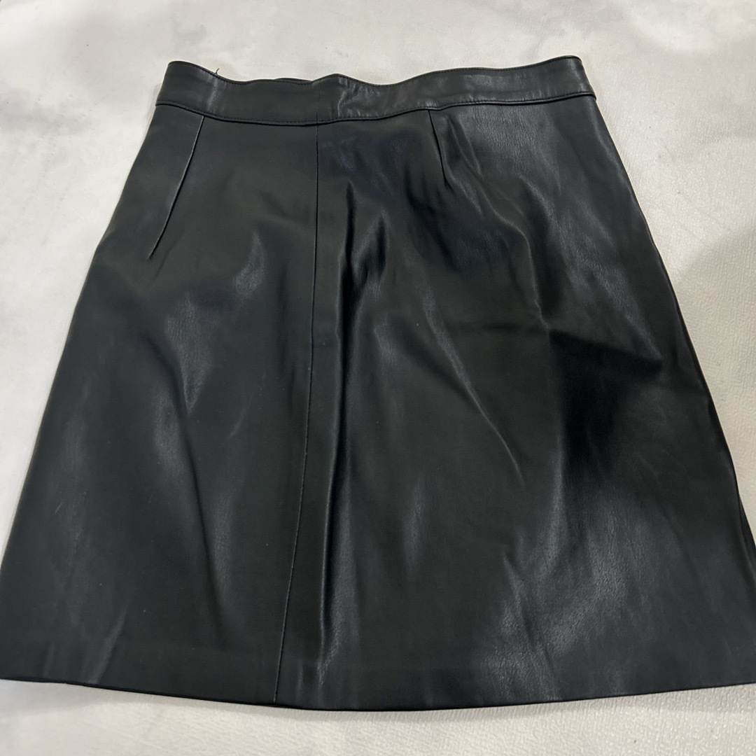 ZARA(ザラ)のZARA 合革レザータイトスカート　ザラ　XS H3 レディースのスカート(ミニスカート)の商品写真