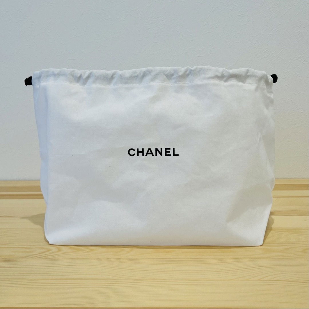 CHANEL(シャネル)の【新品】シャネル オリジナル巾着 ポーチ レディースのファッション小物(ポーチ)の商品写真