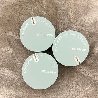 イニスフリー(Innisfree)の【送料込み/匿名配送】イニスフリーノーゼパムミネラルパウダー3こセット(フェイスパウダー)