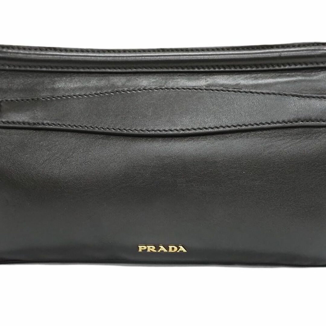 PRADA(プラダ)のプラダ レザー フリンジ スタッズ クラッチバッグ ブラック セカンドバッグ BP606B レディース 小さめ 長3封筒サイズ フラット マルチポーチ PRADA レディースのバッグ(クラッチバッグ)の商品写真