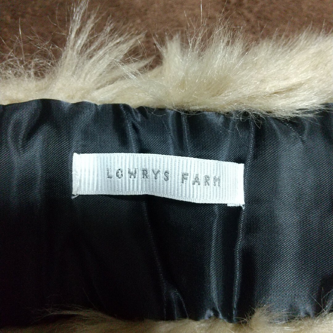 LOWRYS FARM(ローリーズファーム)のLOWRYS FARM　ローリーズファーム　ファー　マフラー レディースのファッション小物(マフラー/ショール)の商品写真