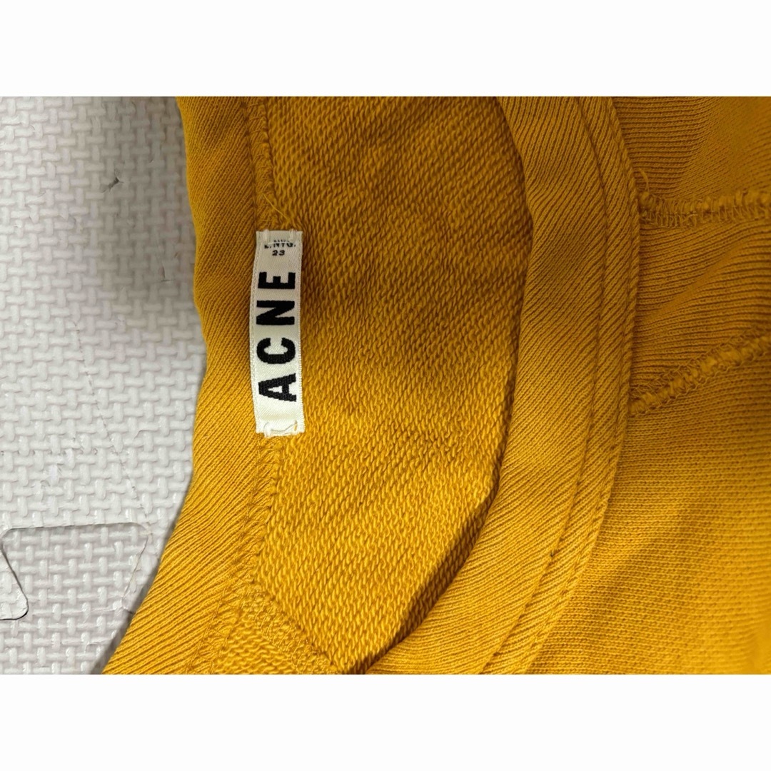 ACNE(アクネ)のacne 黄色　スウェット メンズのトップス(スウェット)の商品写真