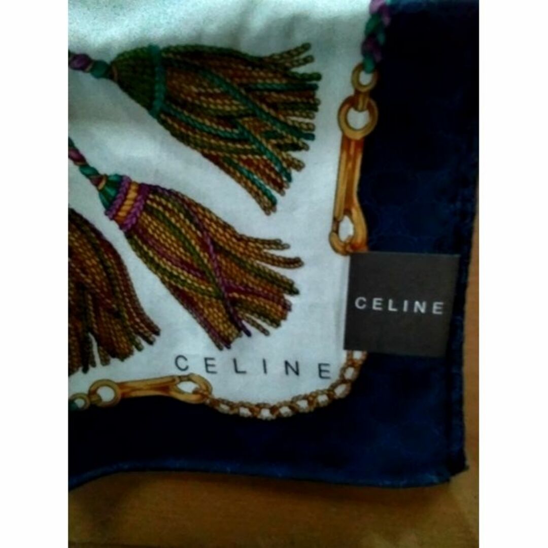 celine(セリーヌ)の★新品未使用★ CELINE セリーヌ ハンカチ　紺系 レディースのファッション小物(ハンカチ)の商品写真