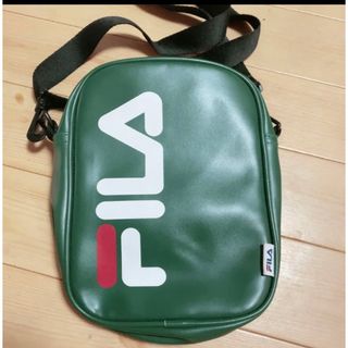 フィラ(FILA)のFILA フィラ モスグリーン スクエア ショルダーバッグ ロゴ BTS 差し色(ショルダーバッグ)