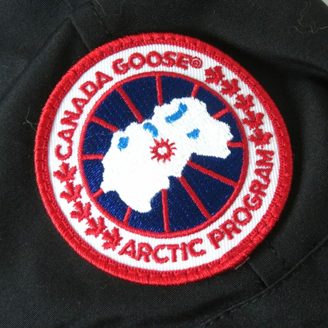 CANADA GOOSE(カナダグース)の美品△正規品 カナダグース 7999LA CHILLIWACK BOMBER チリワック ファー・フード付 ZIP UP ボンバージャケット／ダウンジャケット 黒 S/P レディースのジャケット/アウター(ダウンジャケット)の商品写真