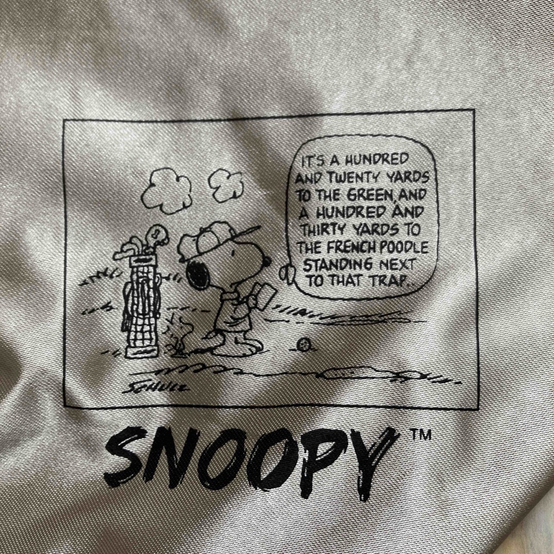 SNOOPY(スヌーピー)のスヌーピー  ゴールドサテンミニトートバッグ　大丸松坂屋百貨店　非売品 レディースのバッグ(トートバッグ)の商品写真