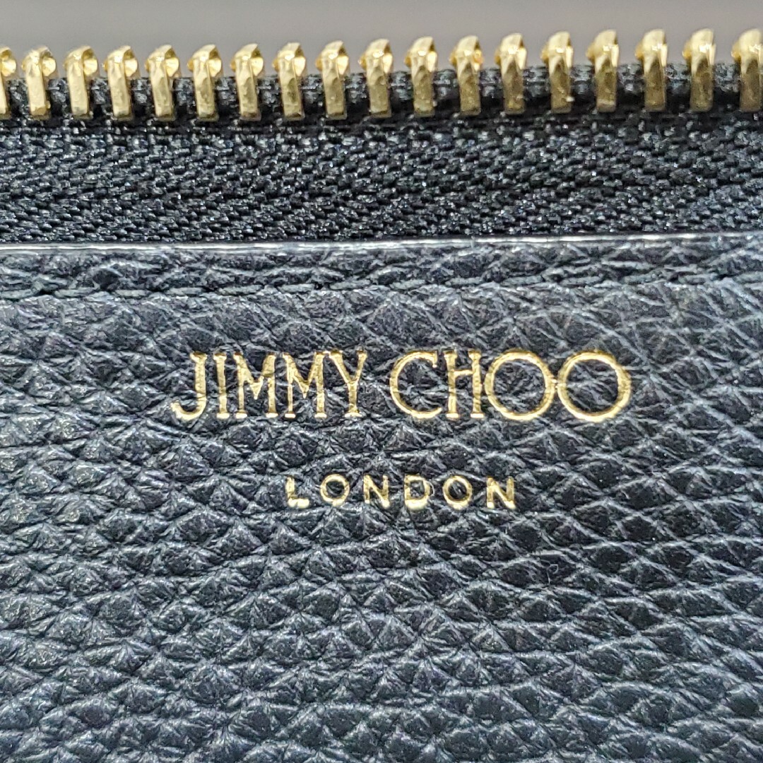 JIMMY CHOO(ジミーチュウ)のジミーチュウ ラウンドジップ長財布 ベッティーナ　エンボスロゴ レディースのファッション小物(財布)の商品写真