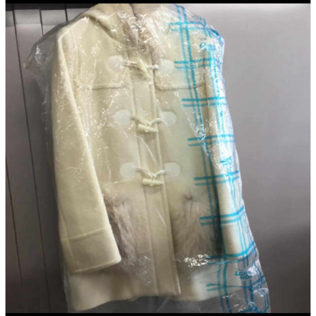 SNIDEL(スナイデル)のホワイト　ダッフルコート レディースのジャケット/アウター(ロングコート)の商品写真