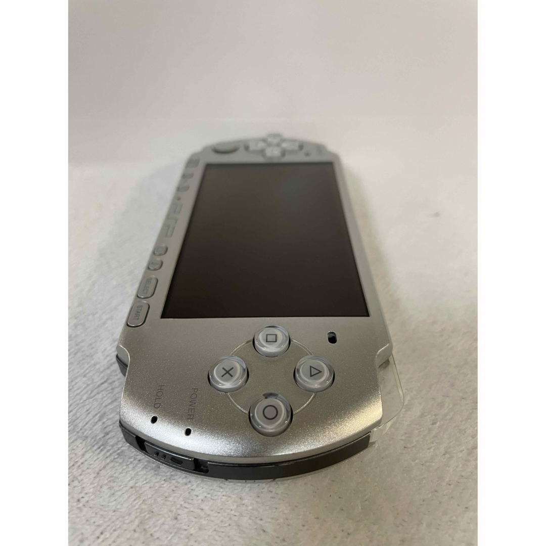 PlayStation Portable(プレイステーションポータブル)の☆良品☆ PSP-3000  ミスティックシルバー エンタメ/ホビーのゲームソフト/ゲーム機本体(携帯用ゲーム機本体)の商品写真