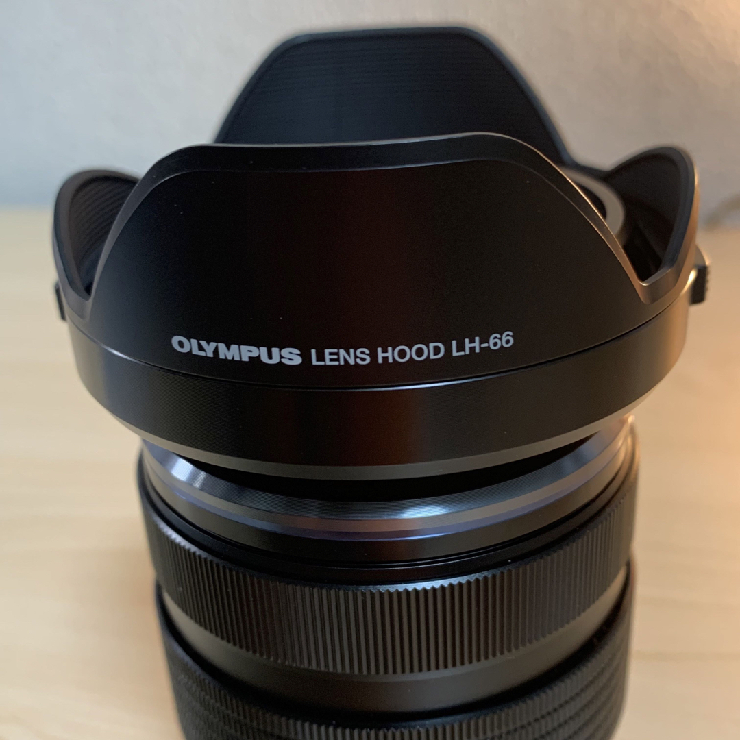 OLYMPUS(オリンパス)のOLYMPUSレンズ　12-40mm f2.8 PRO スマホ/家電/カメラのカメラ(ミラーレス一眼)の商品写真