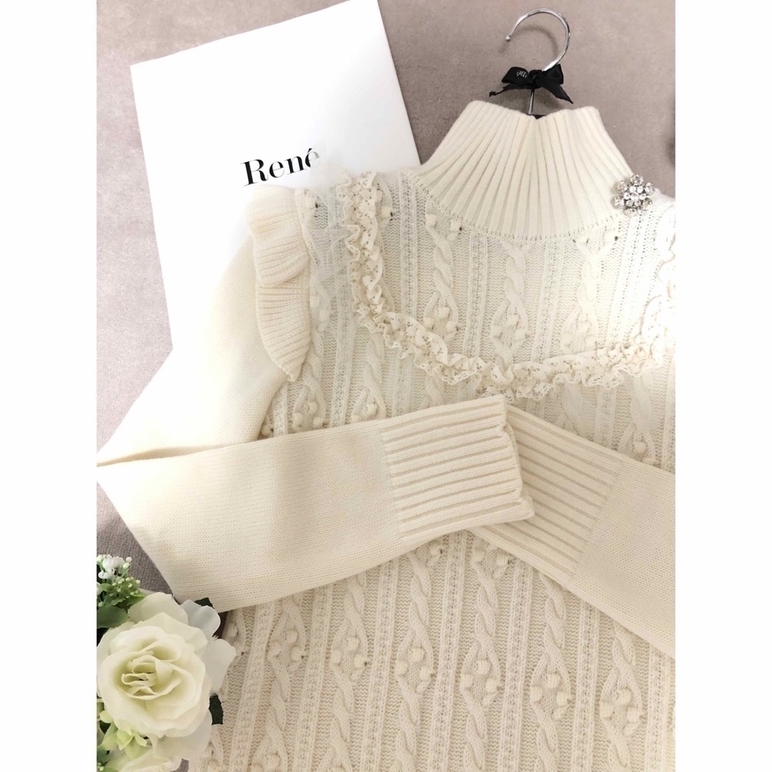 René(ルネ)の新品同様▫️Rene 34✧’22年✧オフ白系☆チュ－ル*レ－ス☆˚ロングニット レディースのワンピース(その他)の商品写真