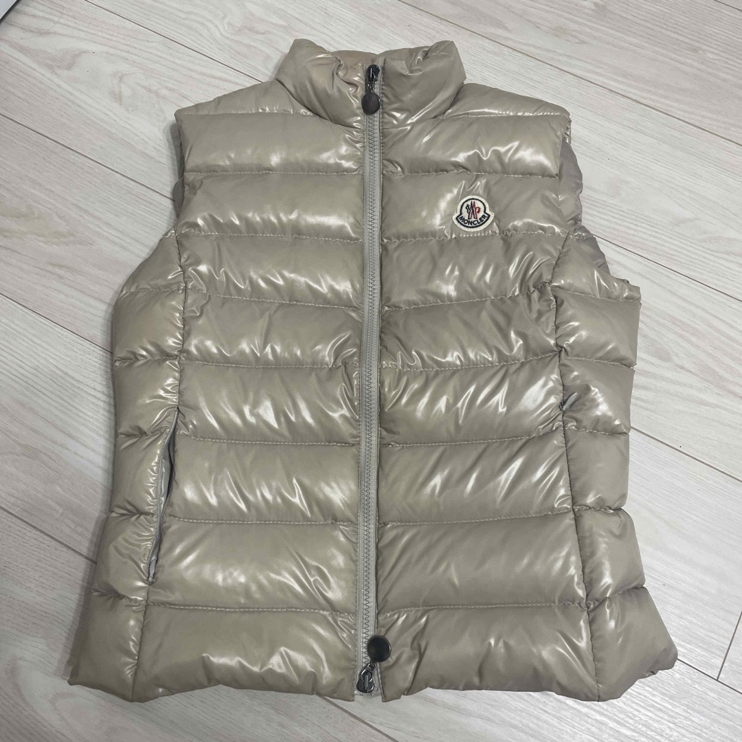 MONCLER(モンクレール)のモンクレール　ベスト レディースのジャケット/アウター(ダウンベスト)の商品写真