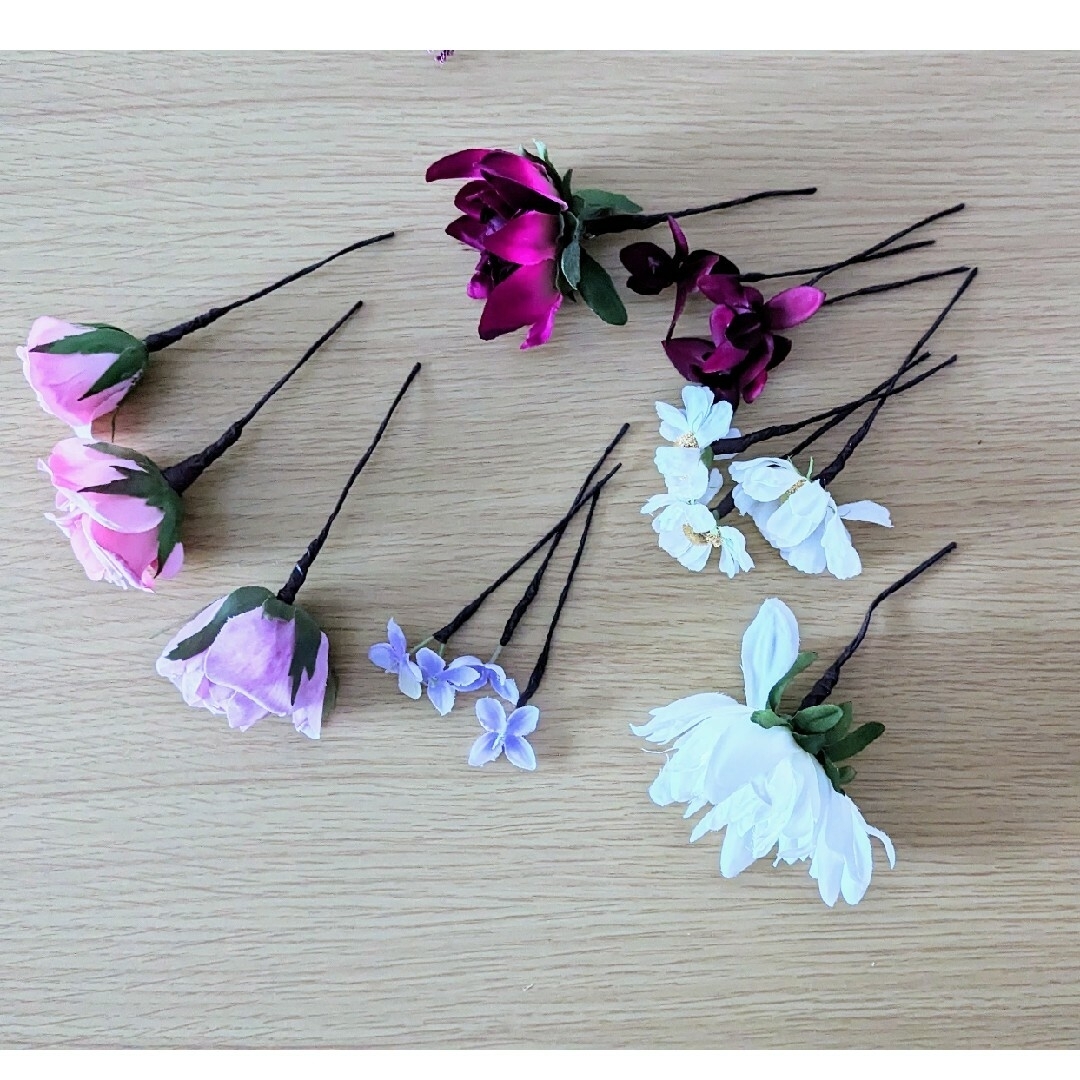 ヘアアクセサリー 造花 ハンドメイドのアクセサリー(ヘアアクセサリー)の商品写真