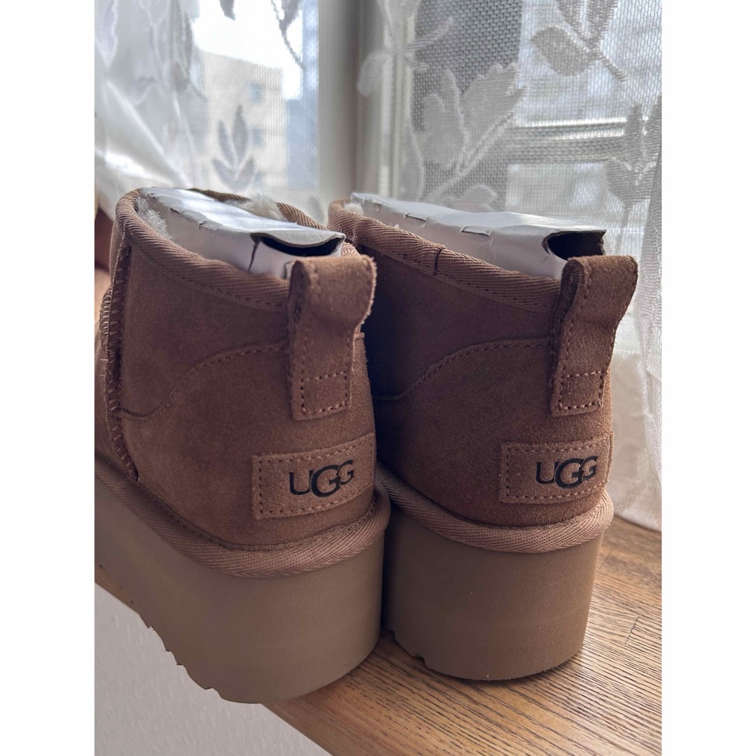 豪華 【新品未使用】UGG クラシックウルトラミニプラットフォーム 24cm