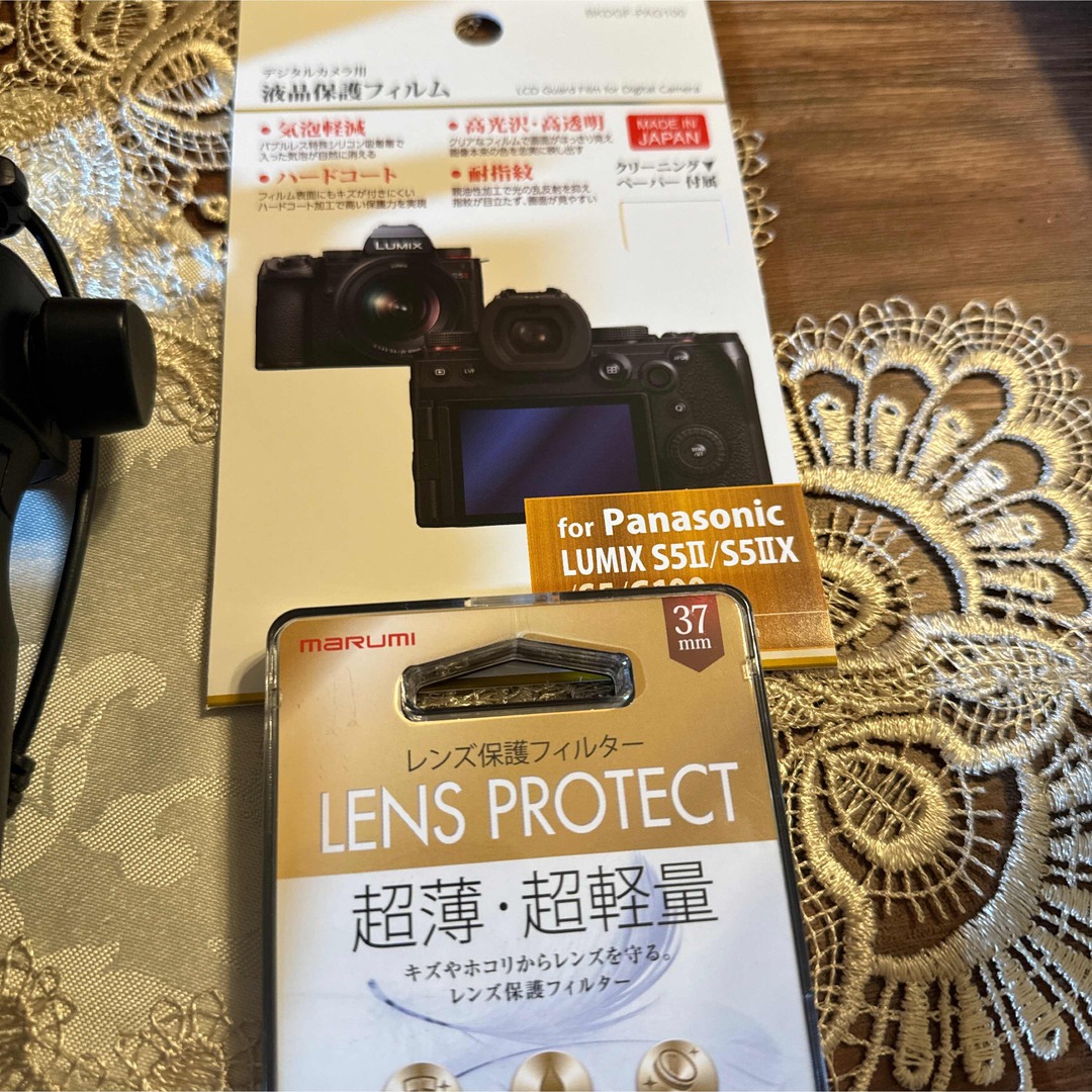 Panasonic(パナソニック)のLUMIX DC-G100V-K（ブラック） スマホ/家電/カメラのカメラ(ミラーレス一眼)の商品写真