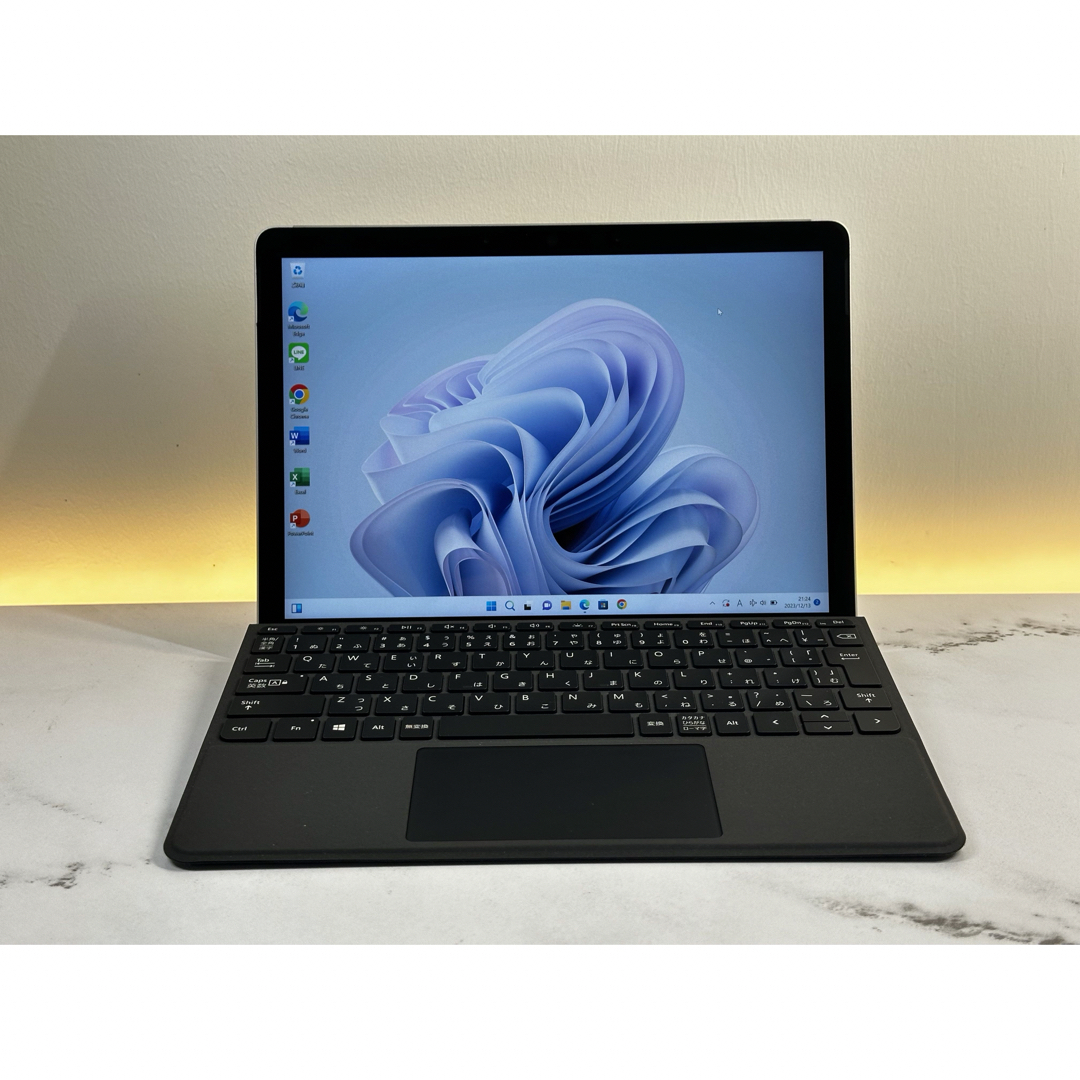 Microsoft(マイクロソフト)の即配！超美品　Surface Go3 Gold 8GB SSD 128GB スマホ/家電/カメラのPC/タブレット(タブレット)の商品写真