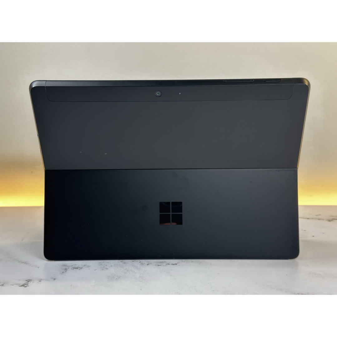 Microsoft(マイクロソフト)の即配！美品　Surface Go3 ブラック　8GB SSD 128GB スマホ/家電/カメラのPC/タブレット(タブレット)の商品写真