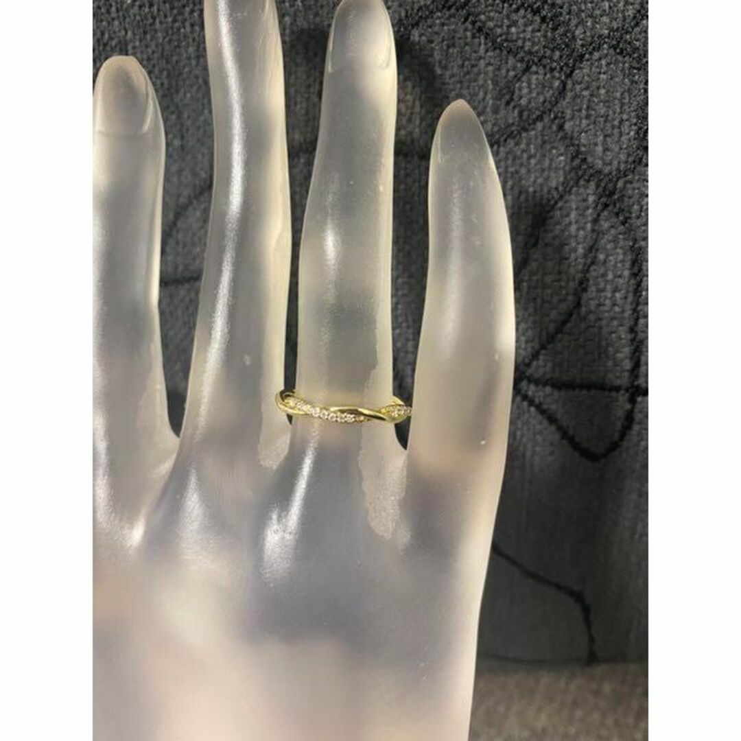 （R005G）9号　ゴールドツイスト可愛い繊細な細身ジルコニアリング　指輪 レディースのアクセサリー(リング(指輪))の商品写真
