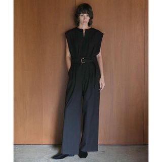 クラネ(CLANE)のSLEEVELESS BELTED ALL IN ONE ブラック(オールインワン)