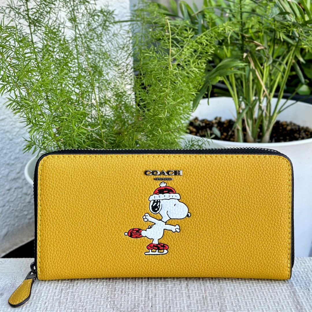 コーチ COACH X PEANUTSウォレット・スヌーピー モチーフCE715