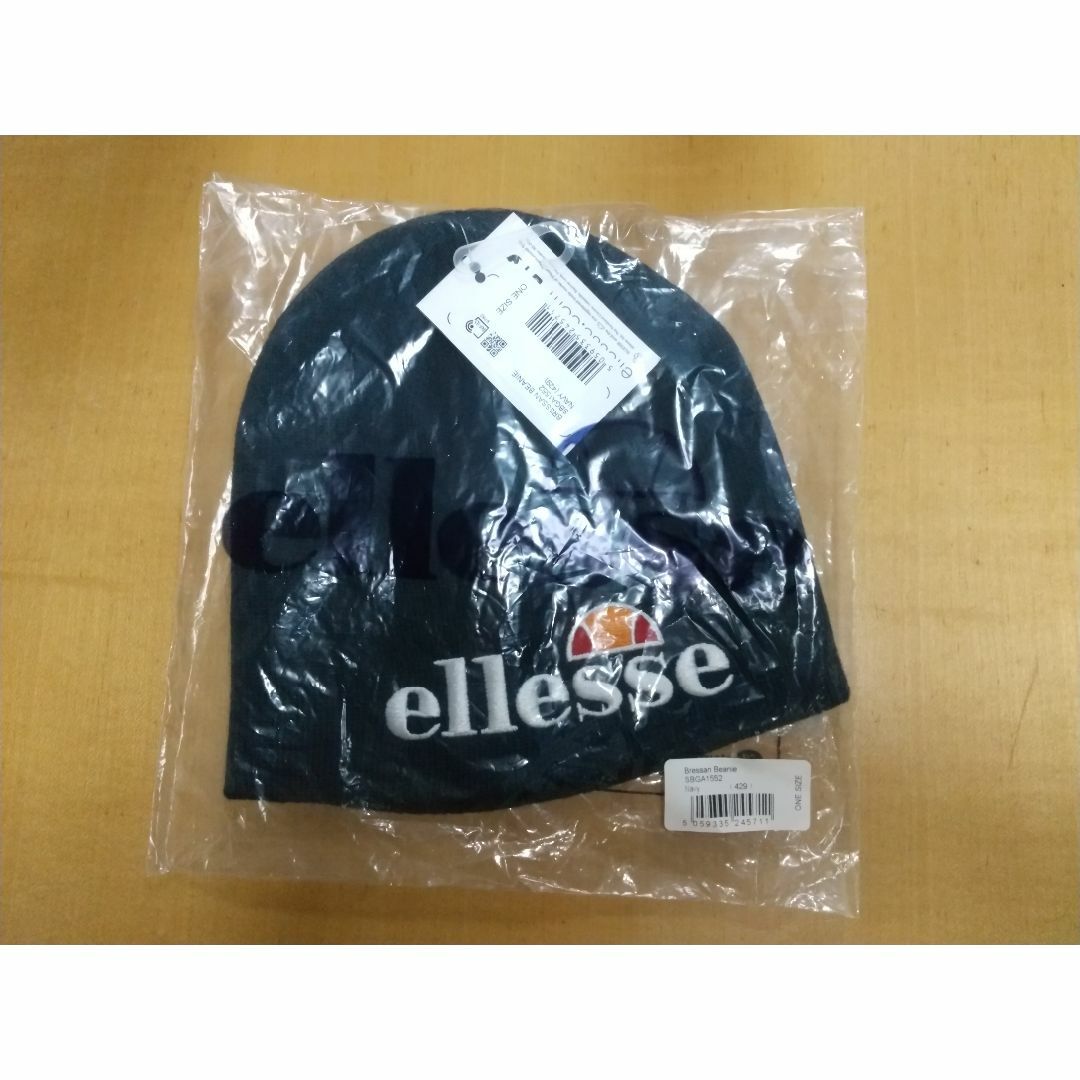 ellesse(エレッセ)の日本未展開】 ellesse （エレッセ） ニットキャップ (Navy) スポーツ/アウトドアのテニス(ウェア)の商品写真