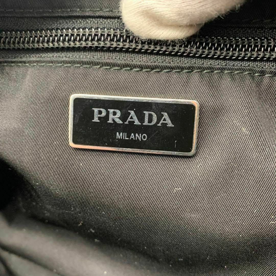 PRADA(プラダ)の【未使用級】プラダ ボディバック ウエストバック 三角ロゴ 黒 サコッシュ メンズのバッグ(ボディーバッグ)の商品写真