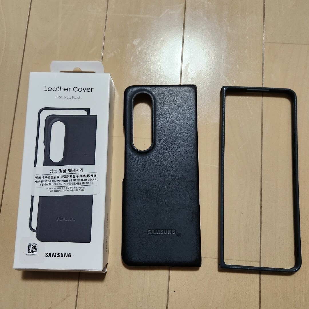 Galaxy(ギャラクシー)のGalaxy Z Fold4 Leather Cover　グレイグリーン スマホ/家電/カメラのスマホアクセサリー(Androidケース)の商品写真