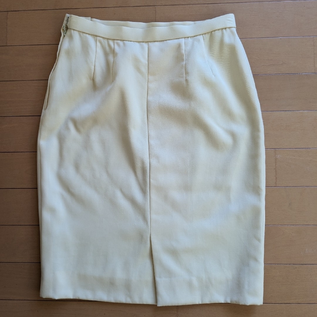leilian(レリアン)のレリアン　ポリエステル100％　膝丈スカート　オフホワイト　マダムミセス婦人服 レディースのスカート(ひざ丈スカート)の商品写真