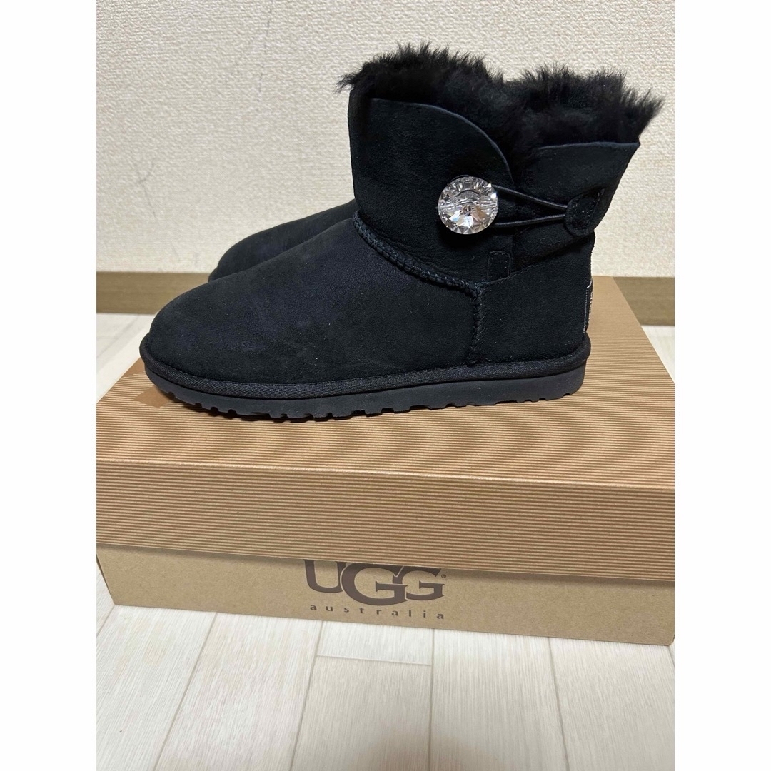 ムートン【美品】UGG スワロフスキーミニベイリーボタンブリング 23cm