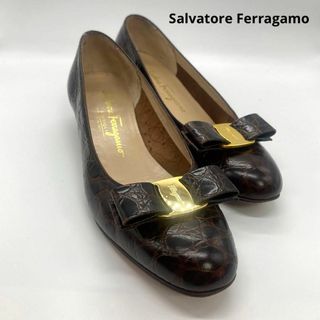 サルヴァトーレフェラガモ(Salvatore Ferragamo)の✨美品✨　Salvatore Ferragamo パンプス　クロコ型押し　リボン(ハイヒール/パンプス)