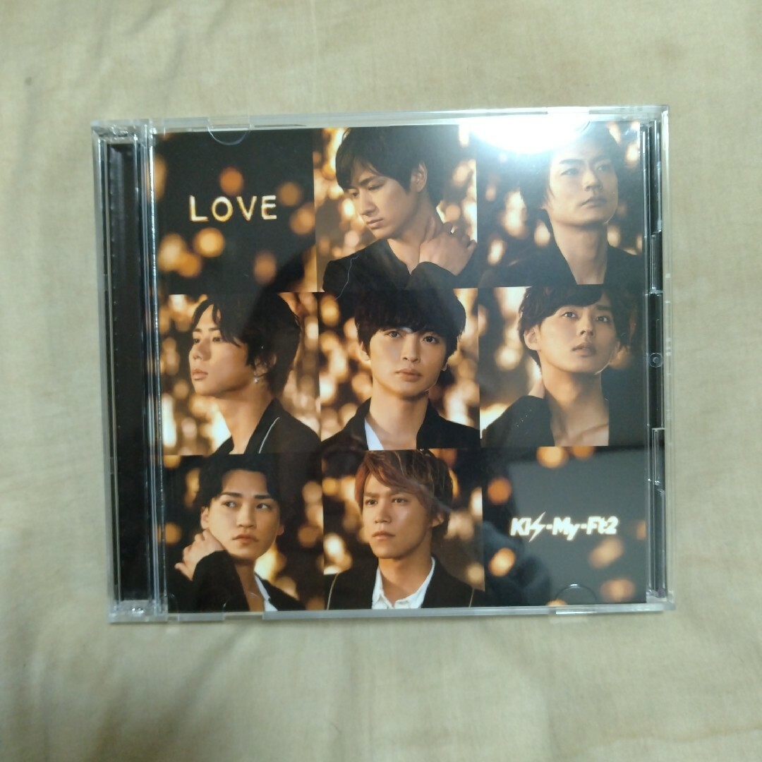 Kis-My-Ft2(キスマイフットツー)の【極美品】Kis-My-Ft2＊LOVE＊初回限定版B エンタメ/ホビーのCD(ポップス/ロック(邦楽))の商品写真