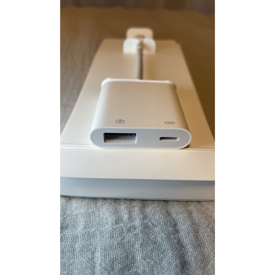 Apple(アップル)のApple Lightning-USB 3カメラアダプタ スマホ/家電/カメラのスマホアクセサリー(その他)の商品写真